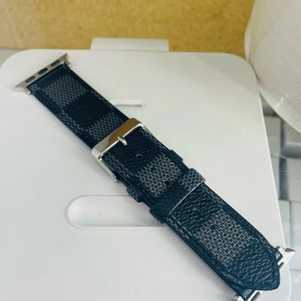 Cute Checkered Design Watchband in Black Apple Watch Any Series
